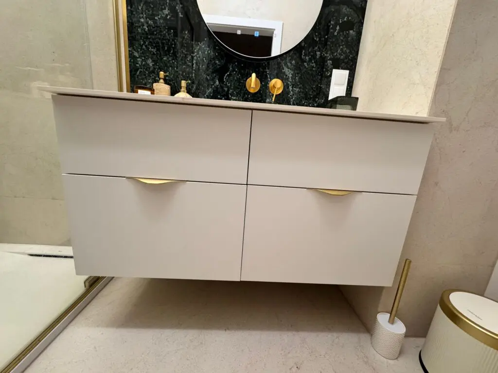 szafka łazienkowa wykonana na wymiar